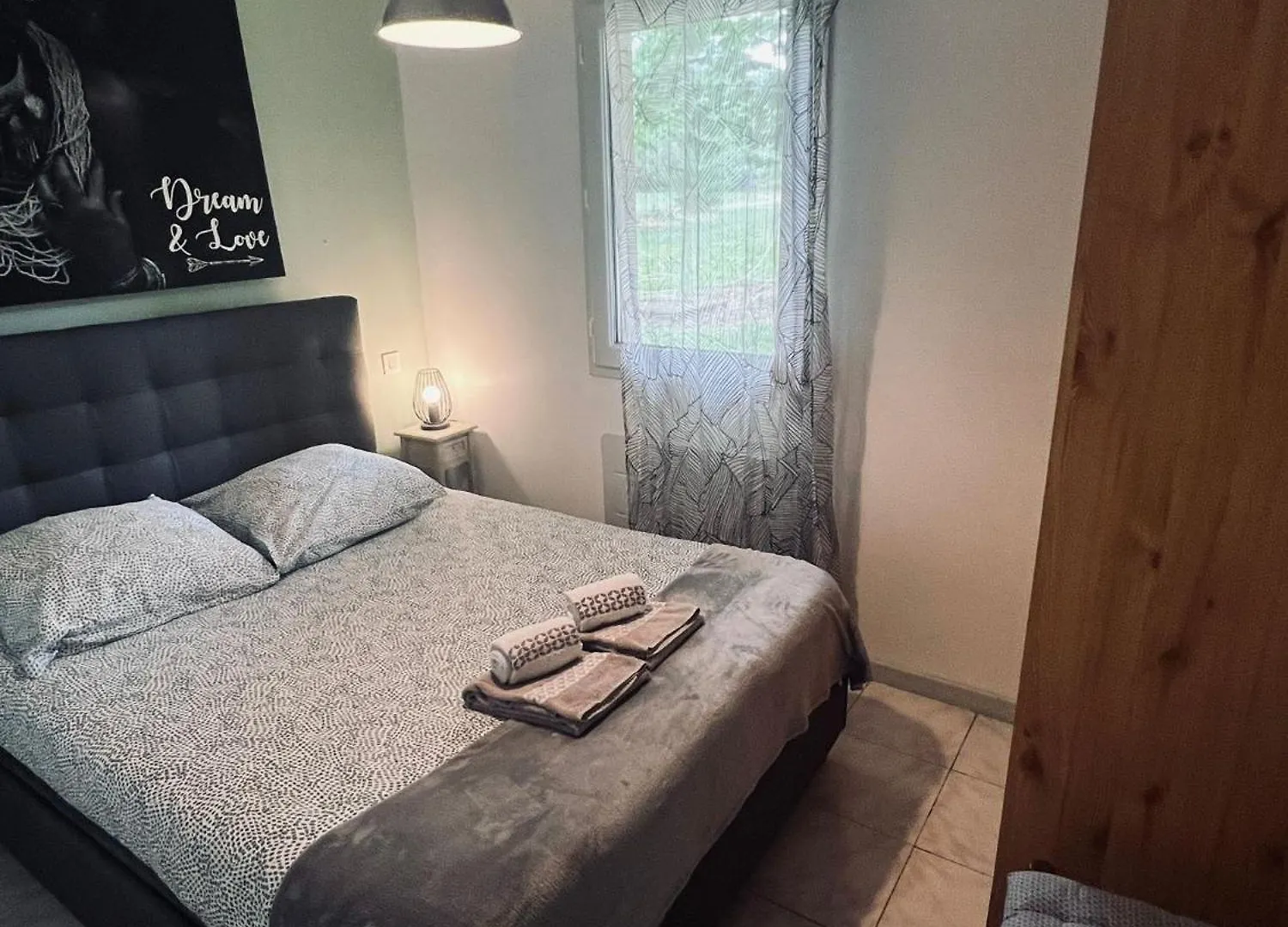 Les Caselas Gramat 0*,  France